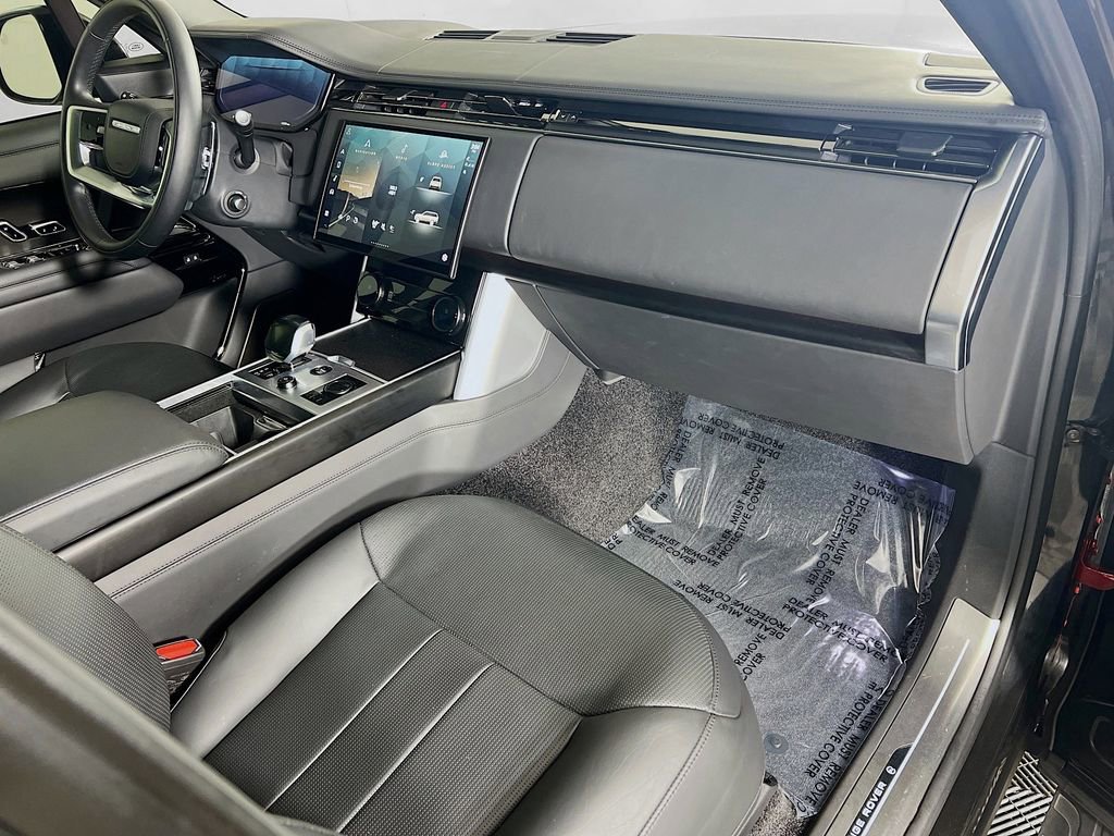 Used 2023 Land Rover Range Rover SV image 32