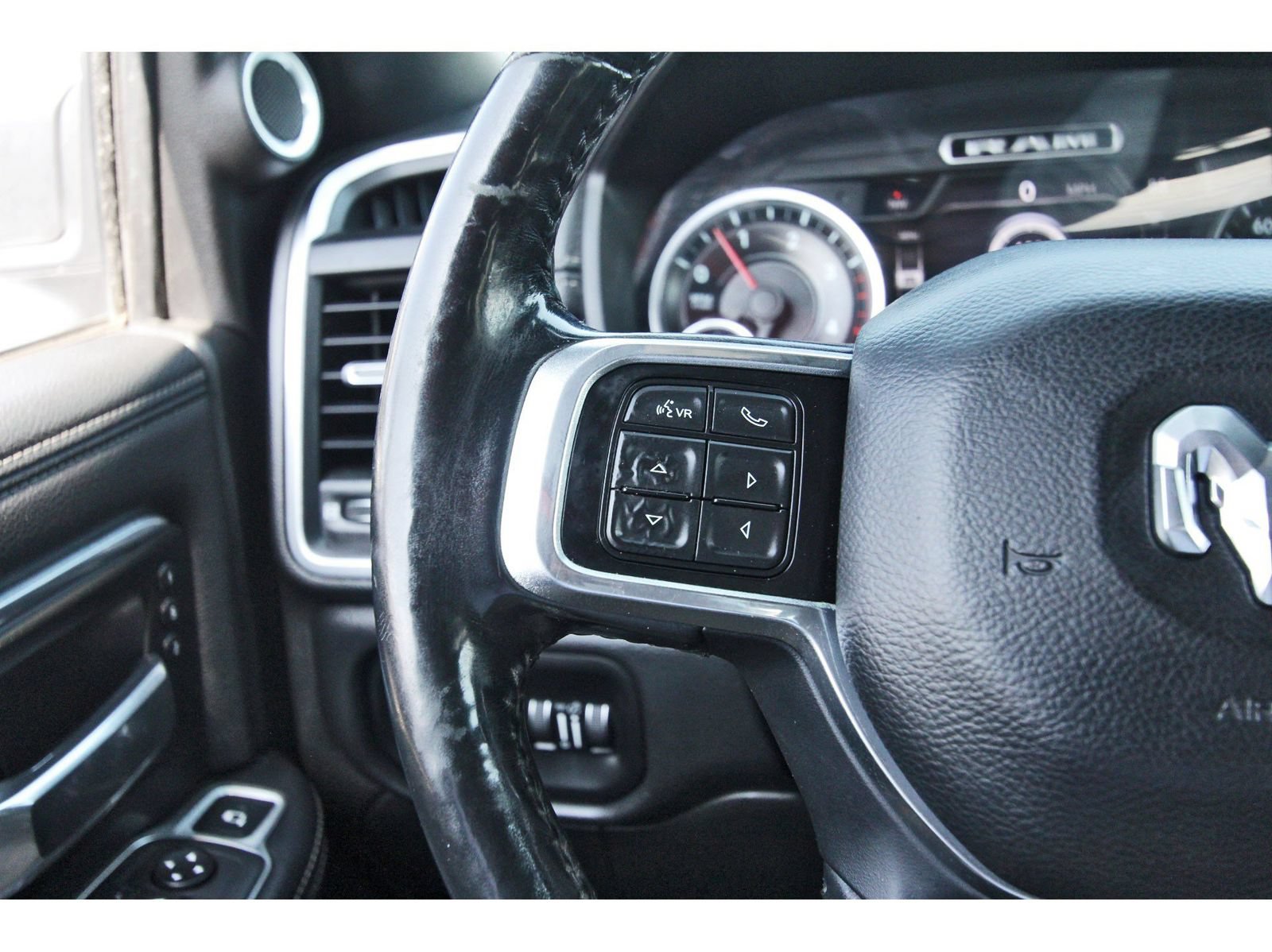 Used 2019 RAM 3500 Laramie AWD/4WD image 24