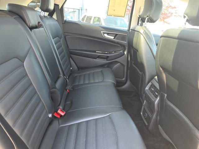 Used 2017 Ford Edge SEL w/ Equipment Group 201A AWD/4WD image 17