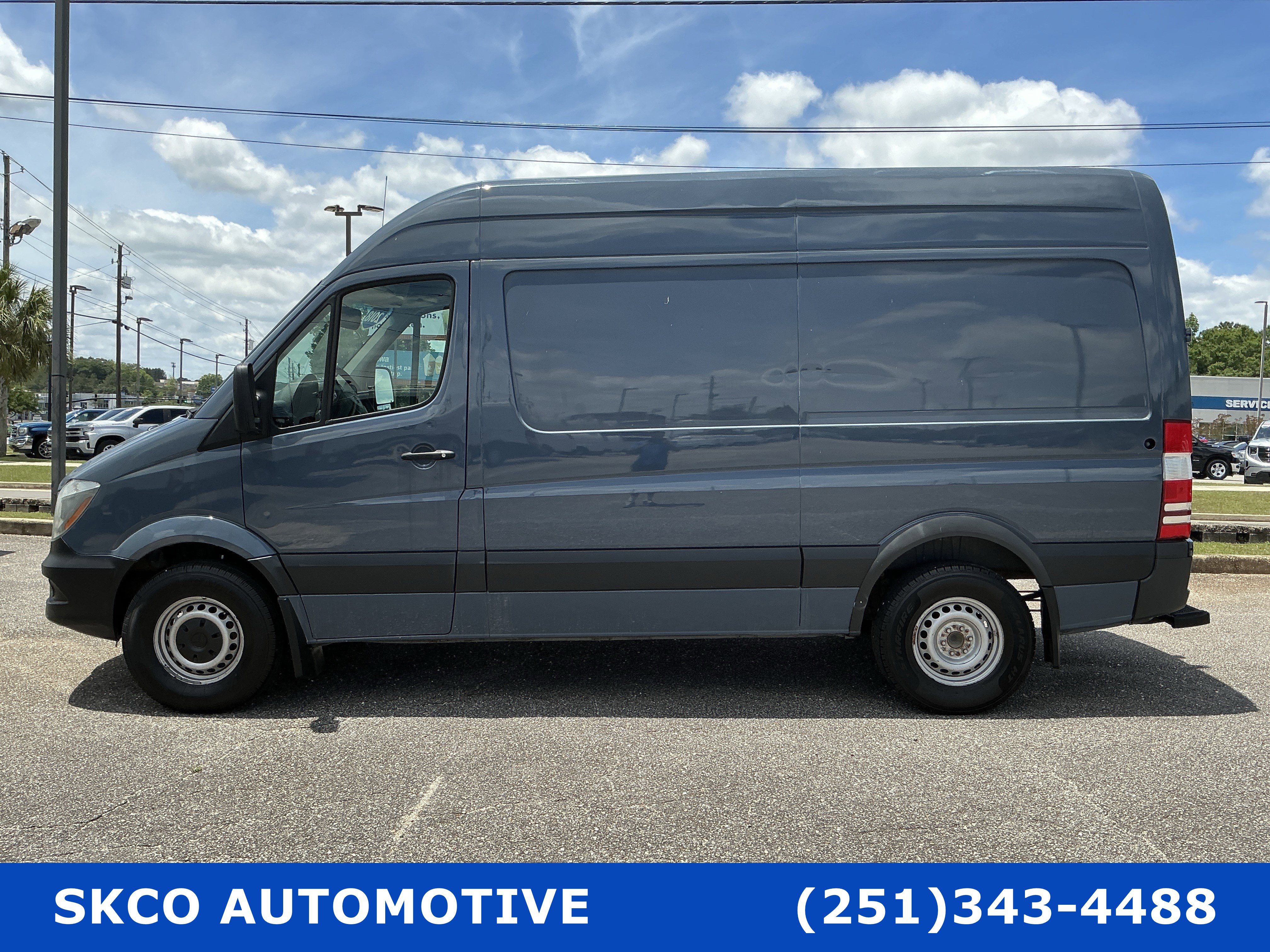Used 2018 Mercedes-Benz Sprinter 2500 image 2