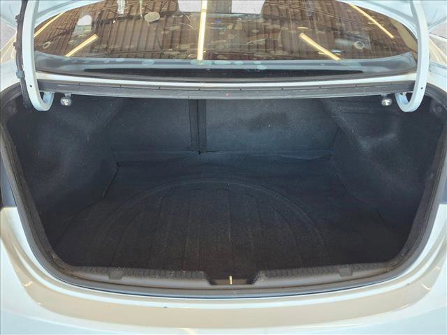 Used 2013 Hyundai Elantra Limited w/ Technology Pkg image 21