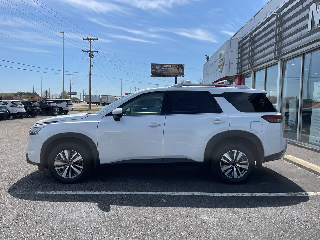 Certified 2025 Nissan Pathfinder SL image 18