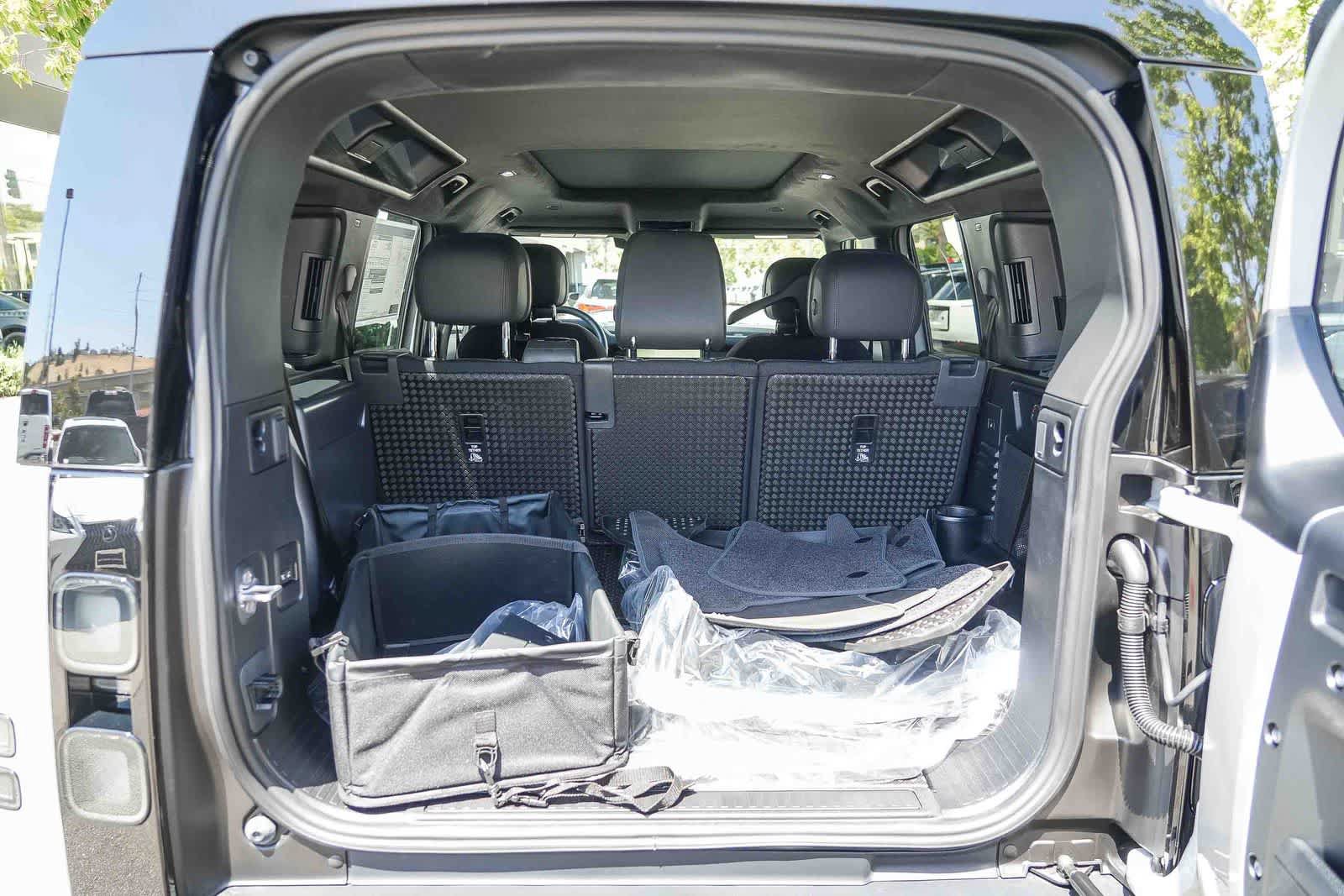 New 2026 Land Rover Defender 110 X AWD/4WD image 27