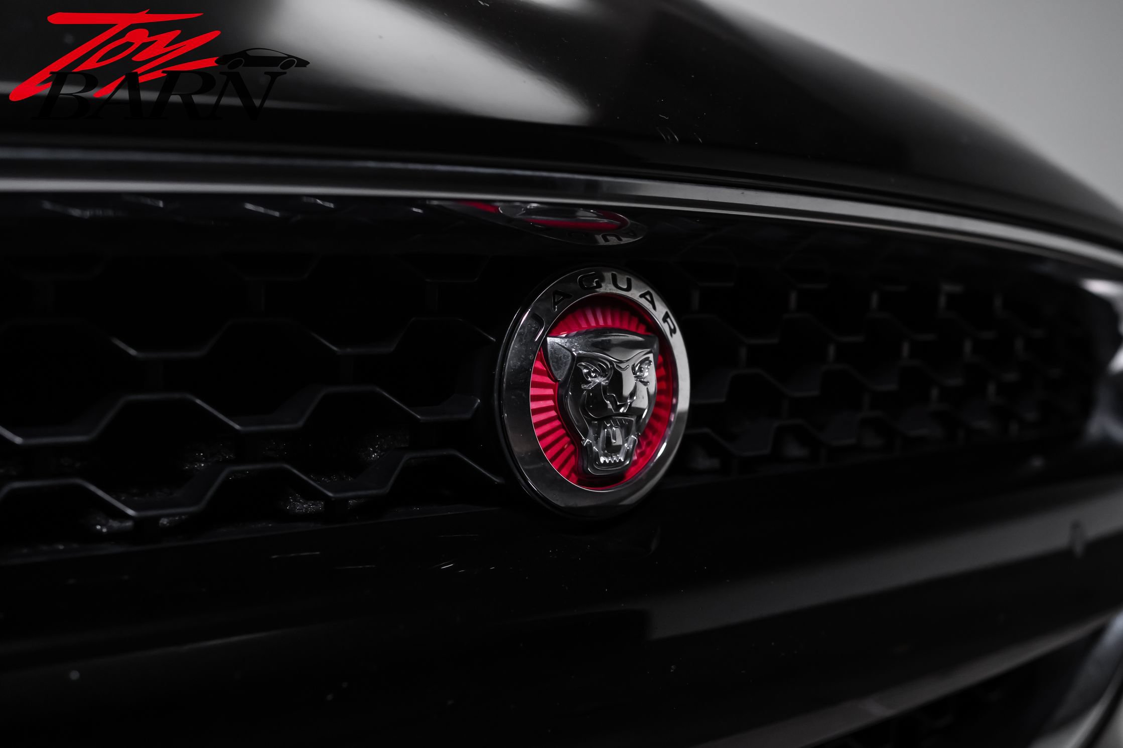 Used 2019 Jaguar F-TYPE Coupe RWD image 9