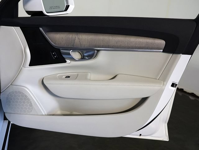 Used 2023 Volvo S90 B6 Plus AWD/4WD image 36