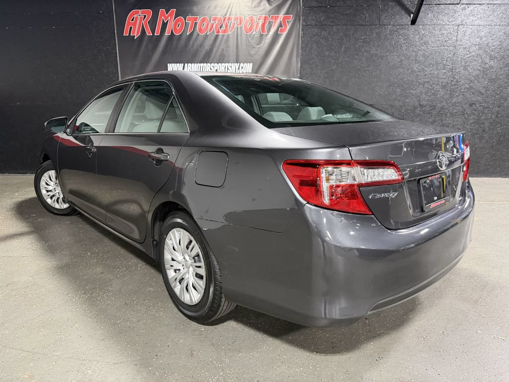 Used 2014 Toyota Camry LE FWD image 3