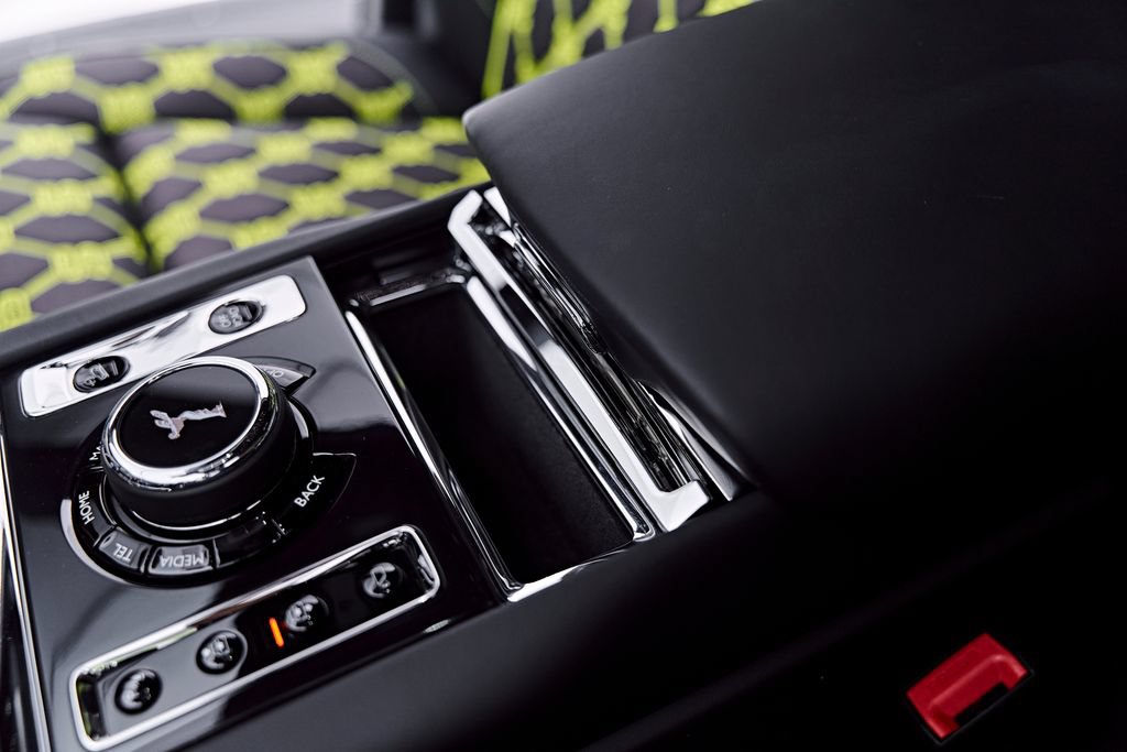 Used 2025 Rolls-Royce Cullinan Black Badge AWD/4WD image 70
