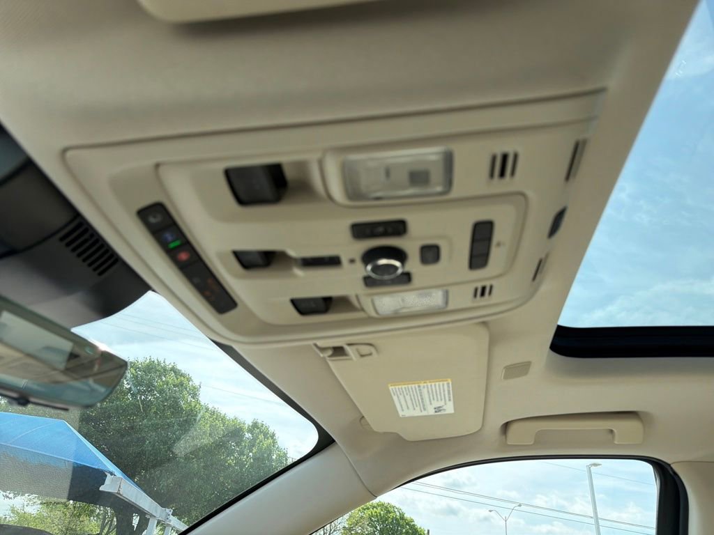 Used 2023 GMC Yukon XL Denali w/ Denali Reserve Package image 25