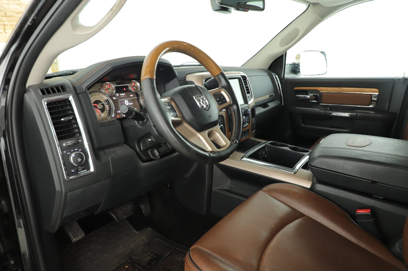 Used 2015 RAM 3500 Laramie Longhorn AWD/4WD image 8