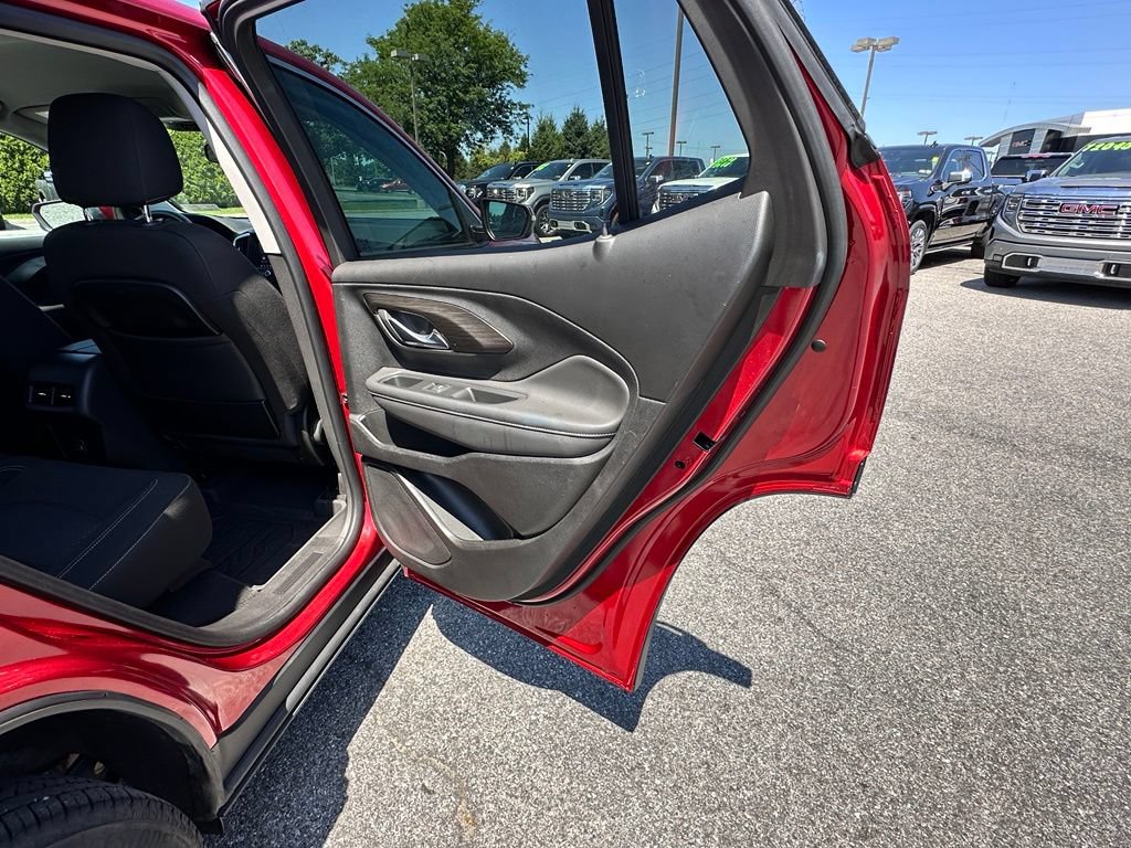 Used 2023 GMC Terrain SLE AWD/4WD image 18