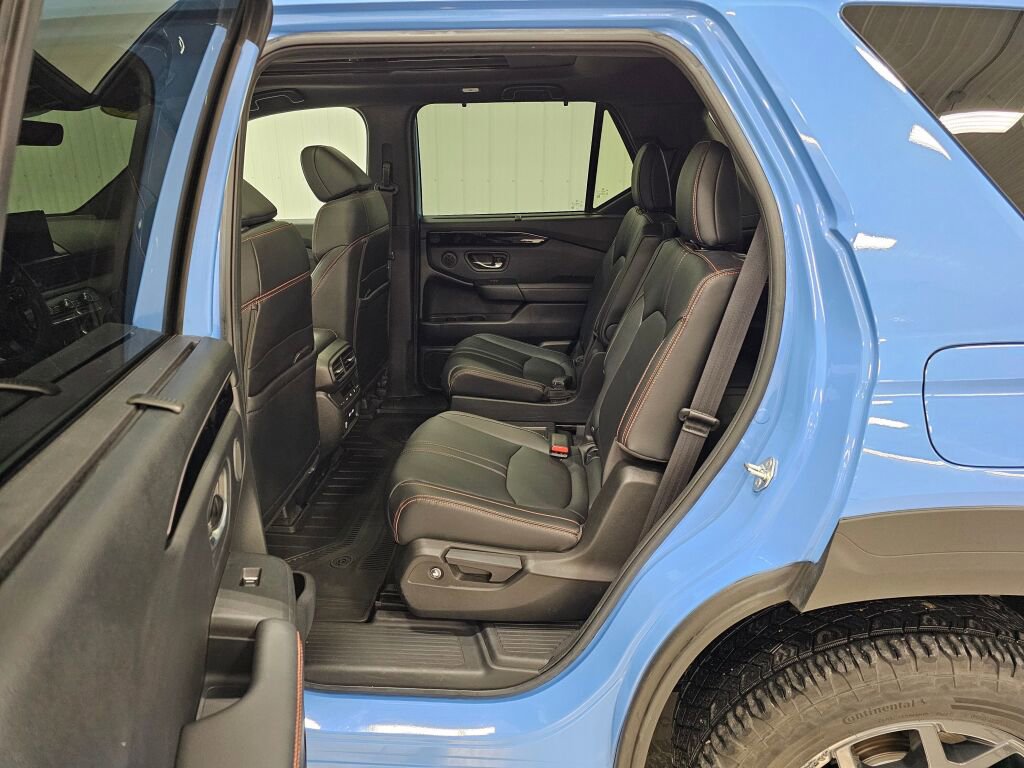 Certified 2023 Honda Pilot TrailSport image 13