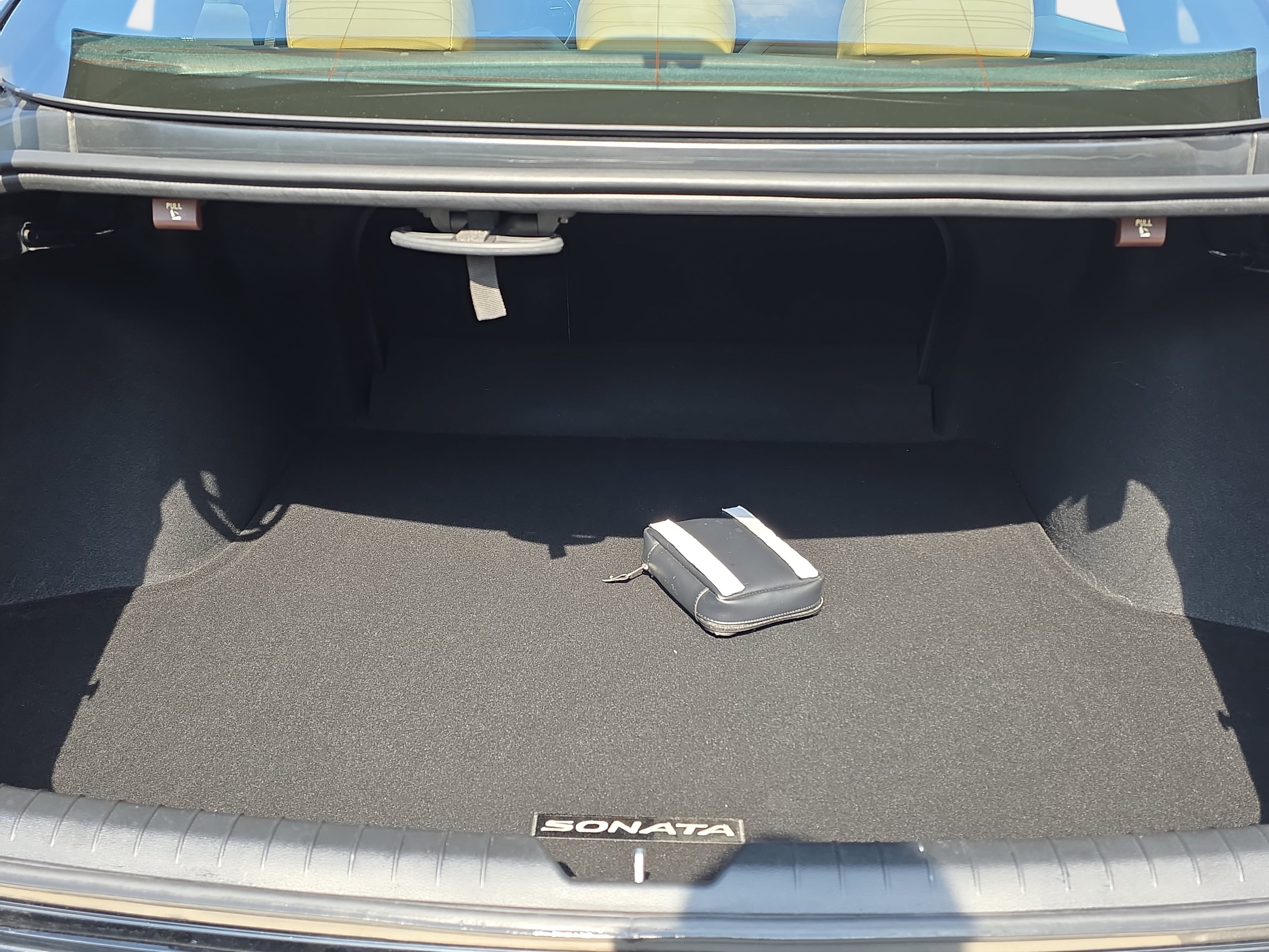 Used 2023 Hyundai Sonata Limited w/ Cargo Package FWD image 12