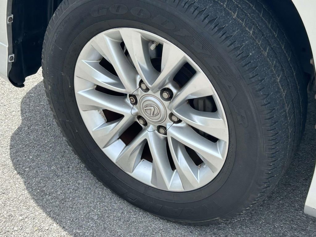 Used 2015 Lexus GX 460 w/ Premium Package image 9