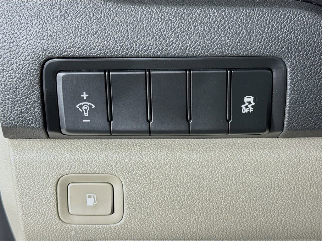 Used 2019 Kia Sedona LX image 10