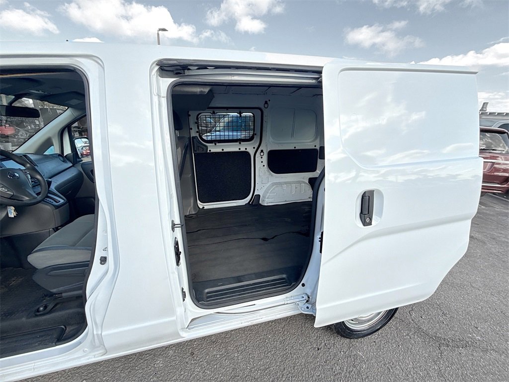 Used 2021 Nissan NV200 S w/ Sliding Door Glass Package image 26