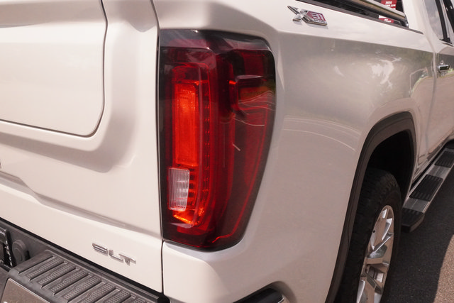 Used 2022 GMC Sierra 1500 SLT w/ SLT Premium Plus Package AWD/4WD image 34