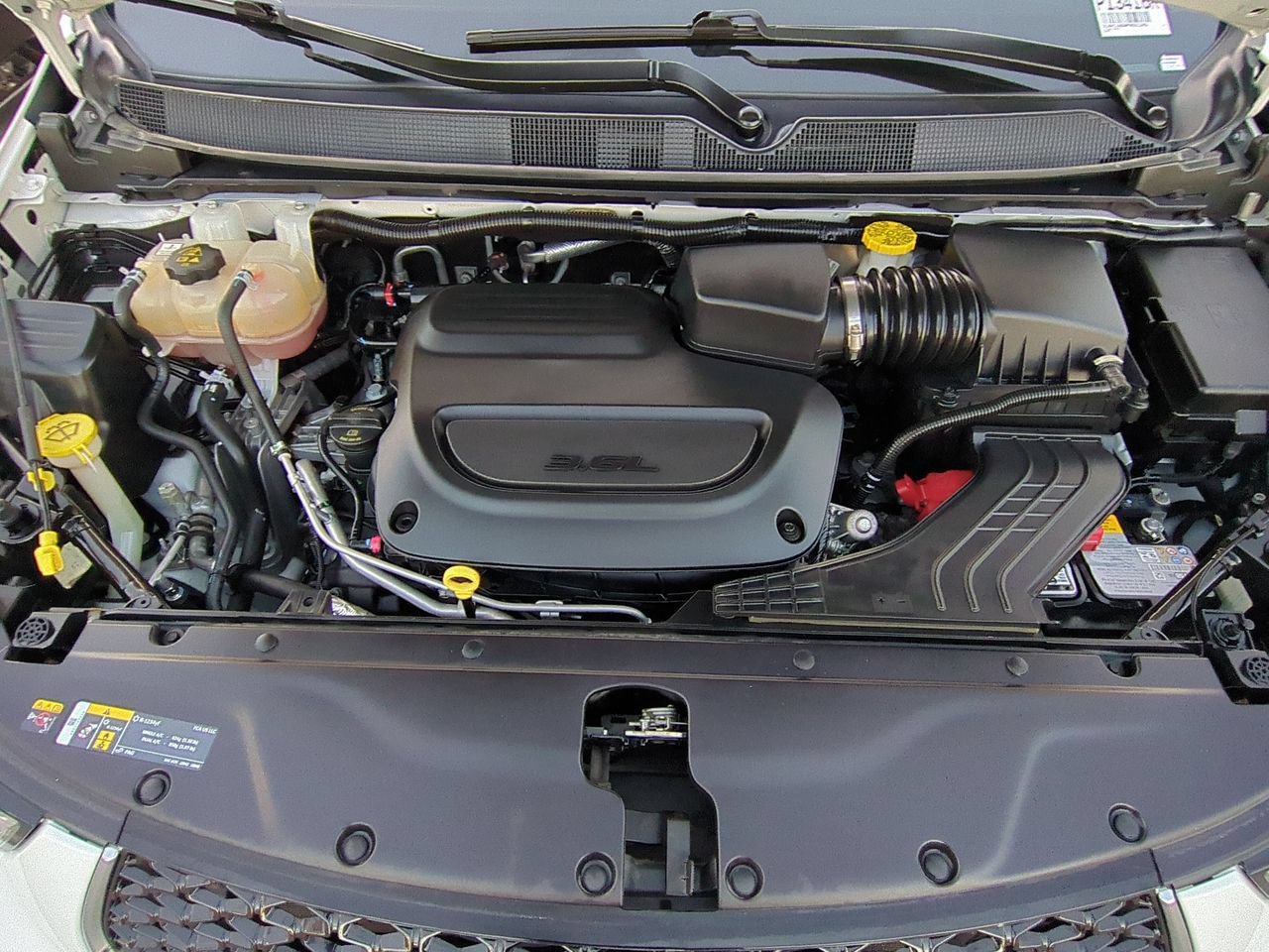 Used 2023 Chrysler Pacifica Touring-L FWD image 27