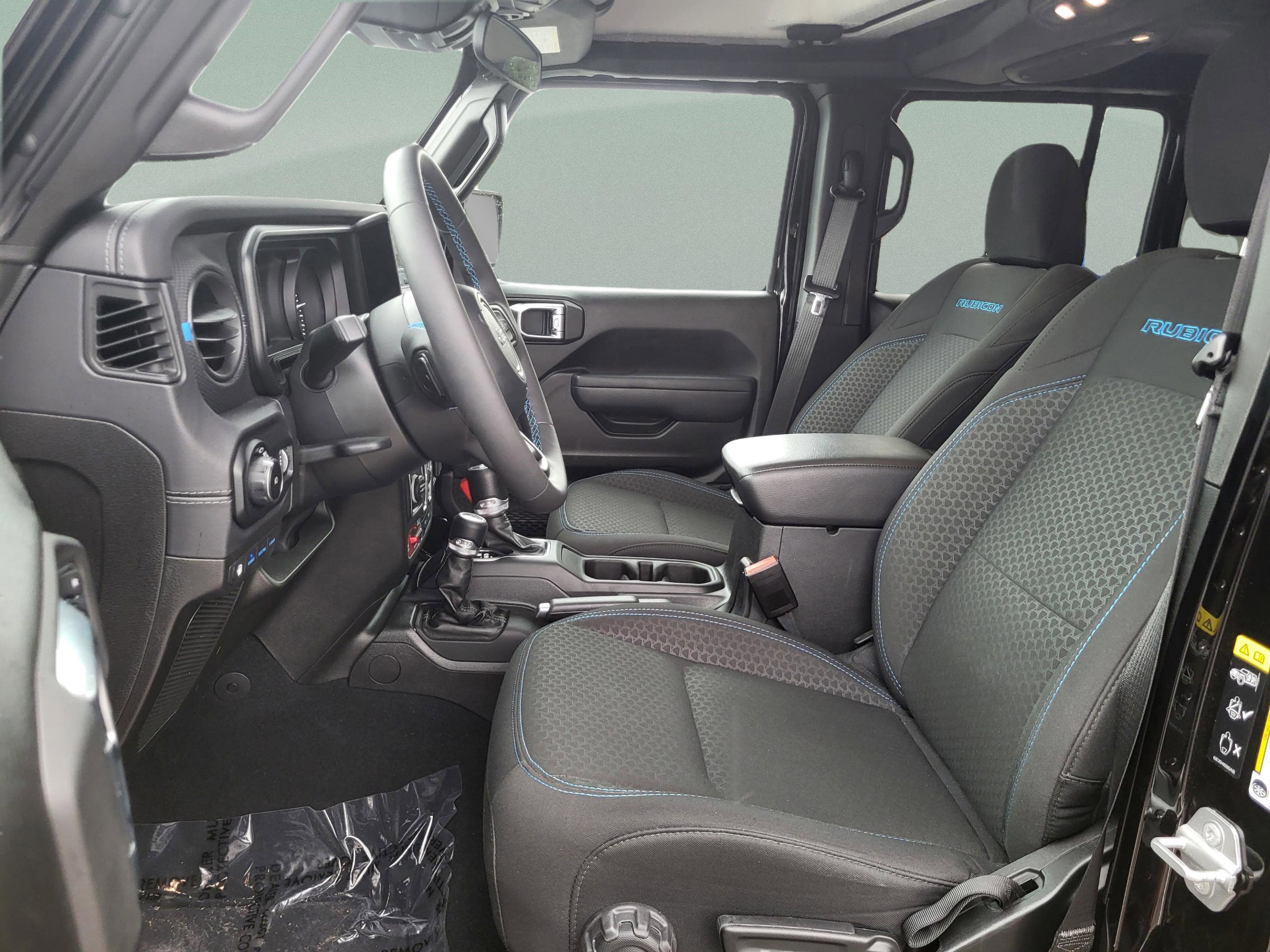 Used 2025 Jeep Wrangler Unlimited Rubicon 4xe w/ Convenience Group image 39