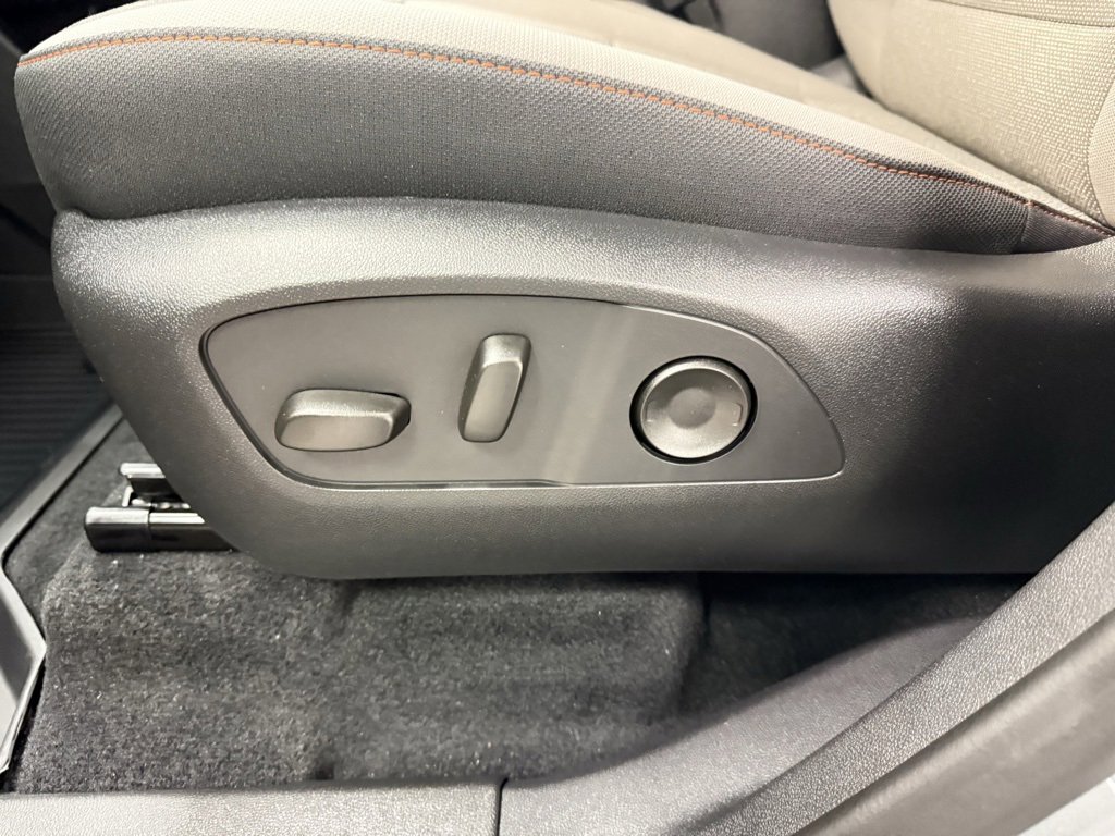 New 2026 Chevrolet Traverse LT image 25