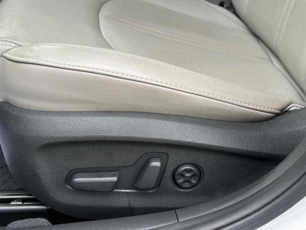 Used 2018 Hyundai Sonata Limited w/ Limited Ultimate Package 03 FWD image 18