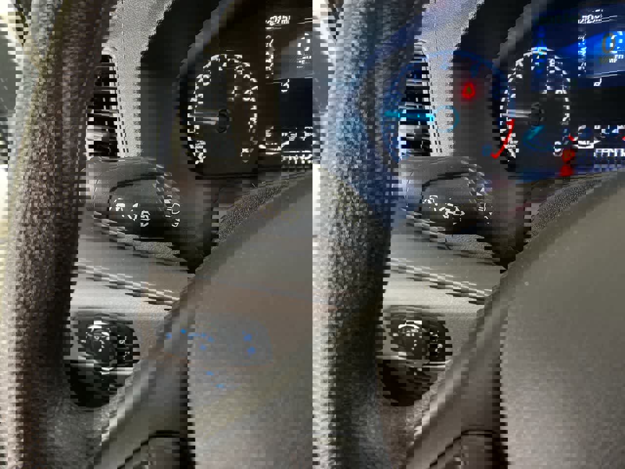 Used 2023 Ford Transit 350 XLT image 23