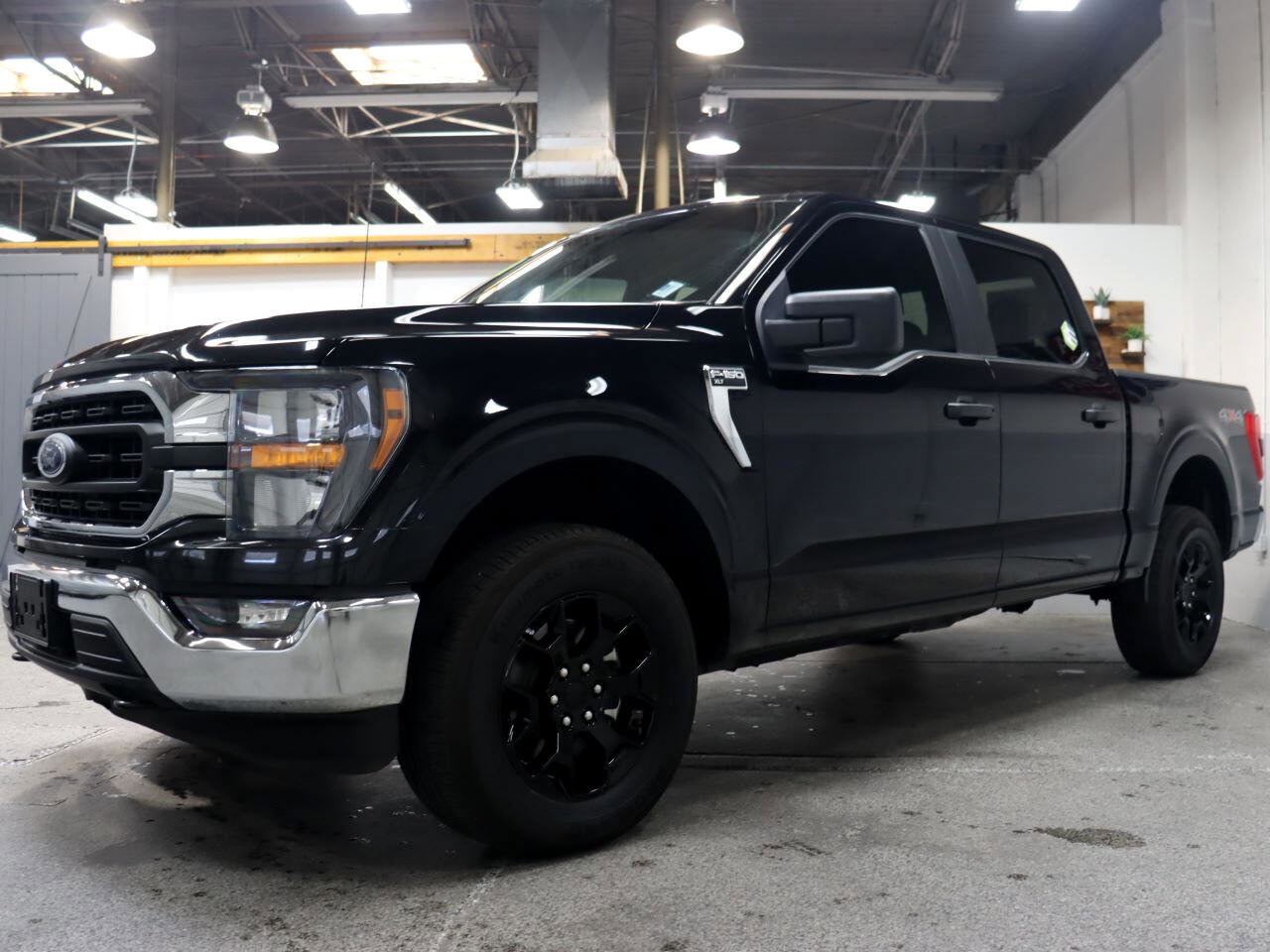 Used 2023 Ford F150 XLT image 1