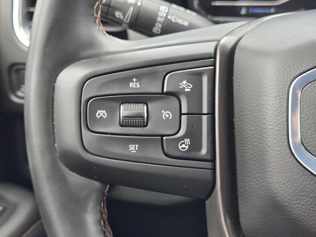Used 2024 GMC Yukon AT4 w/ Technology Package AWD/4WD image 26