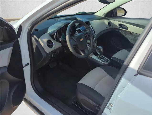 Used 2014 Chevrolet Cruze LS FWD image 12