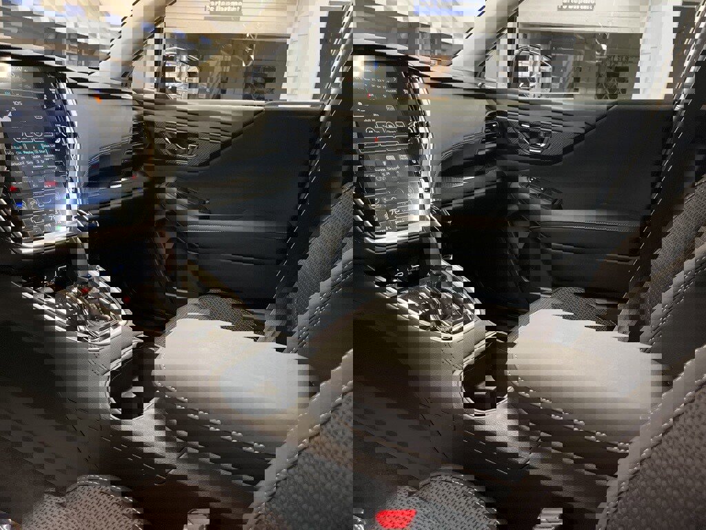 Certified 2025 Subaru Outback Premium w/ Popular Package #1A image 13