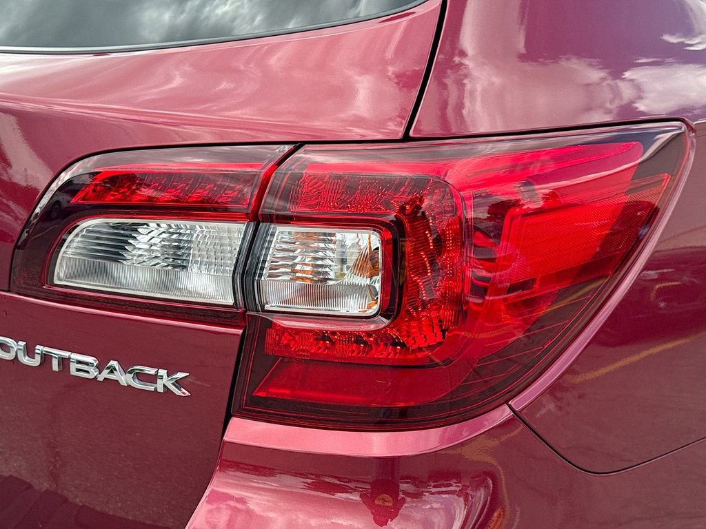 Used 2018 Subaru Outback 2.5i Limited image 35