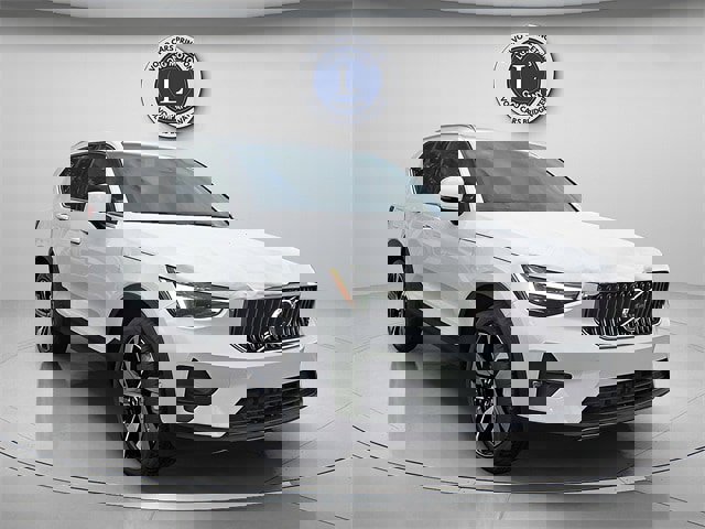 New 2025 Volvo XC40 B5 Plus w/ Protection Package Premier