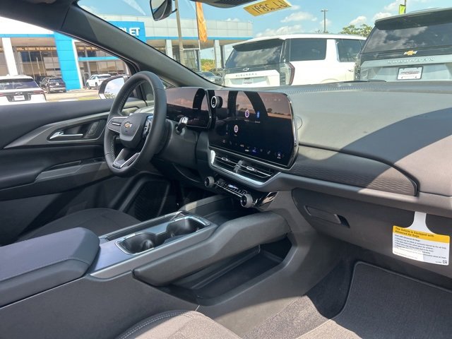 New 2026 Chevrolet Equinox EV LT image 32