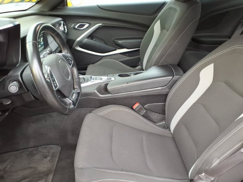 Used 2017 Chevrolet Camaro LT RWD image 8