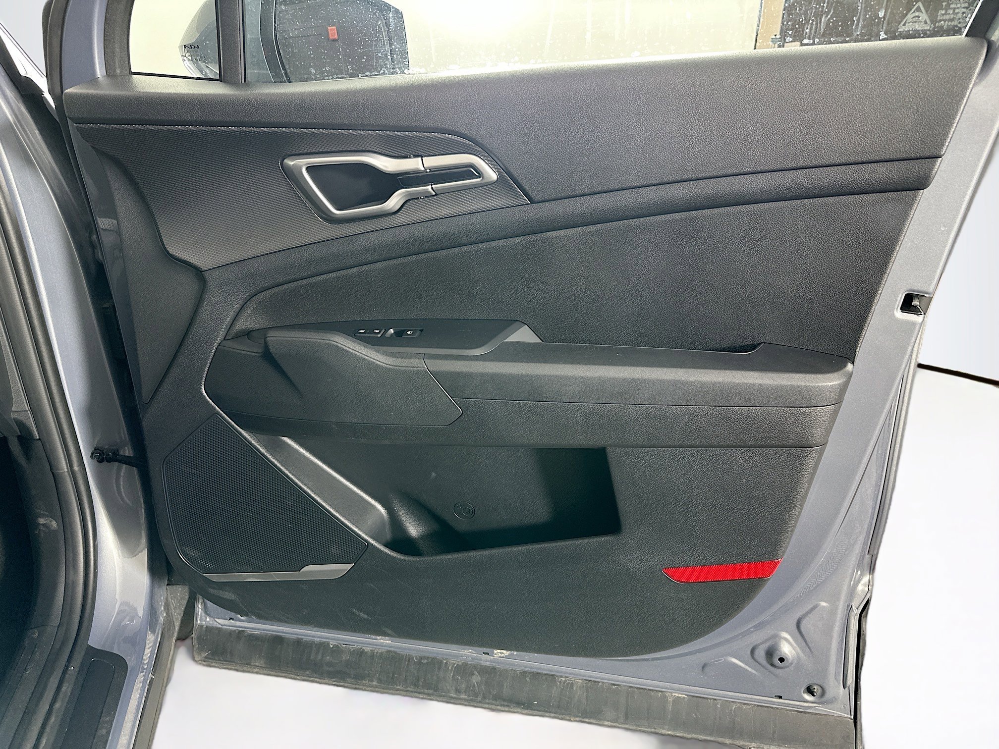 Used 2025 Kia Sportage LX image 29