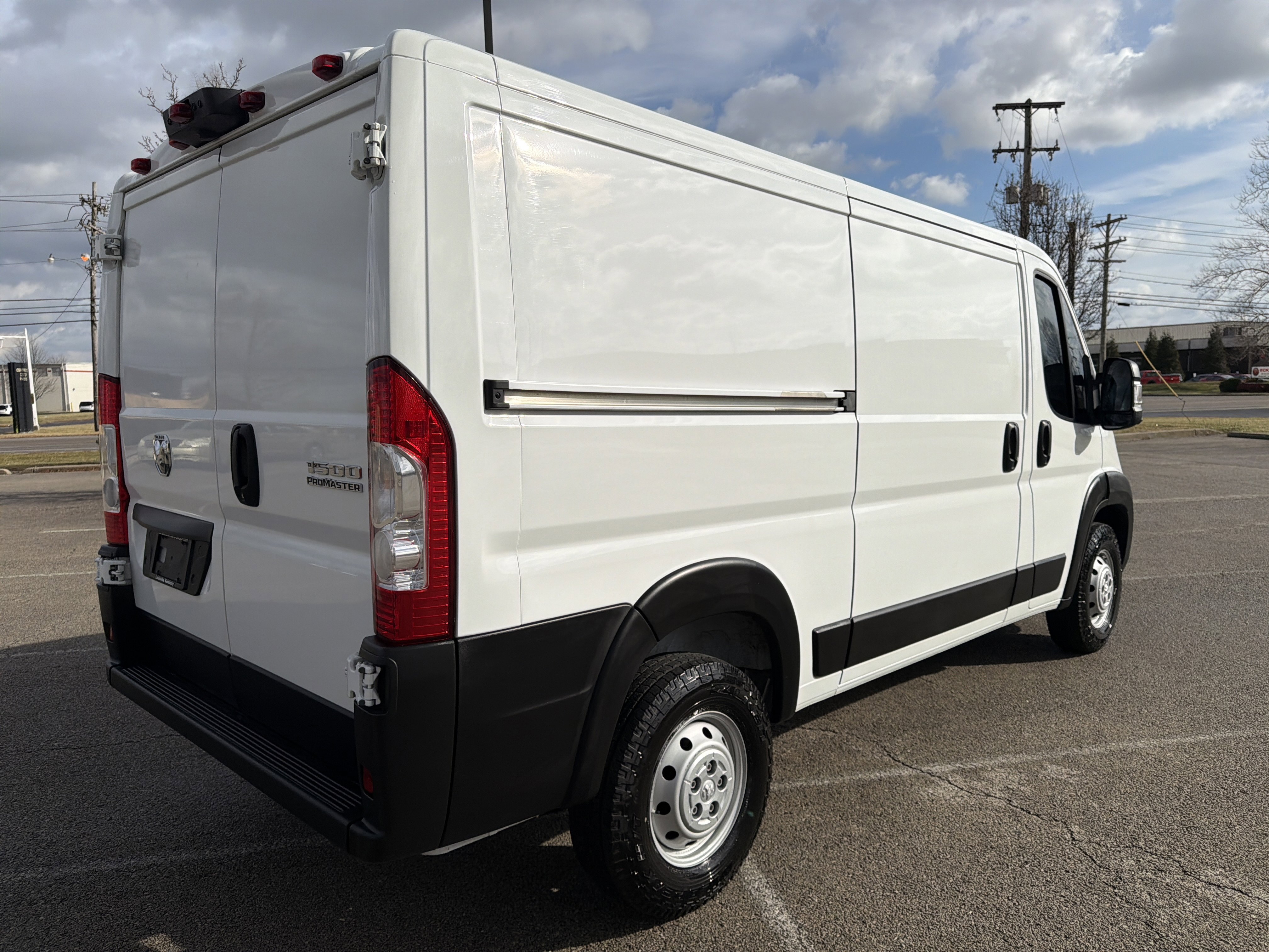 Used 2023 RAM ProMaster 1500 w/ Driver Convenience Group image 7