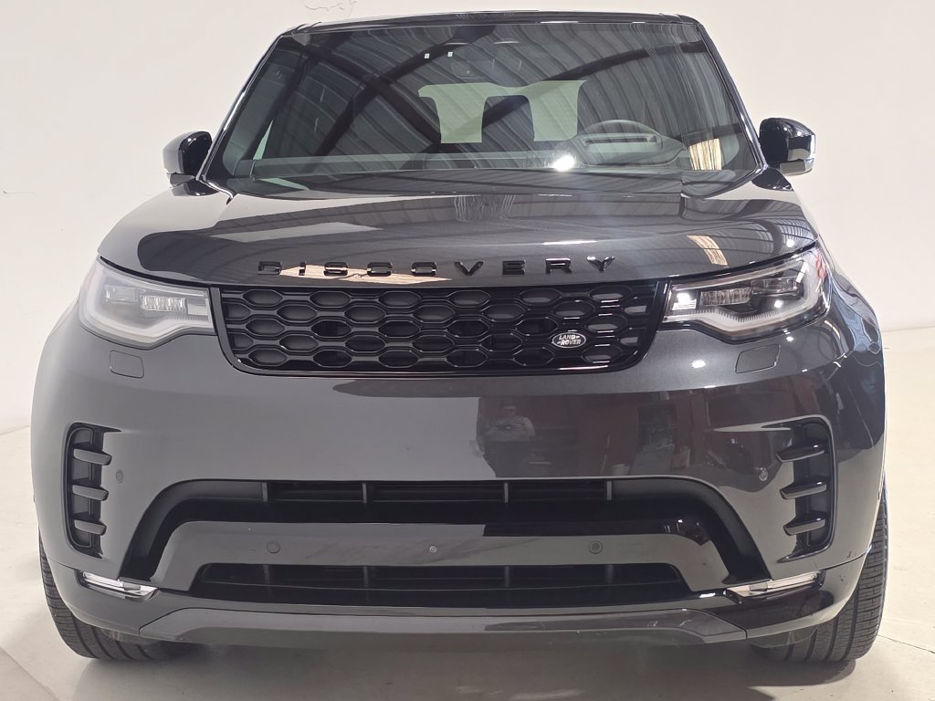 Certified 2025 Land Rover Discovery Dynamic SE AWD/4WD image 2