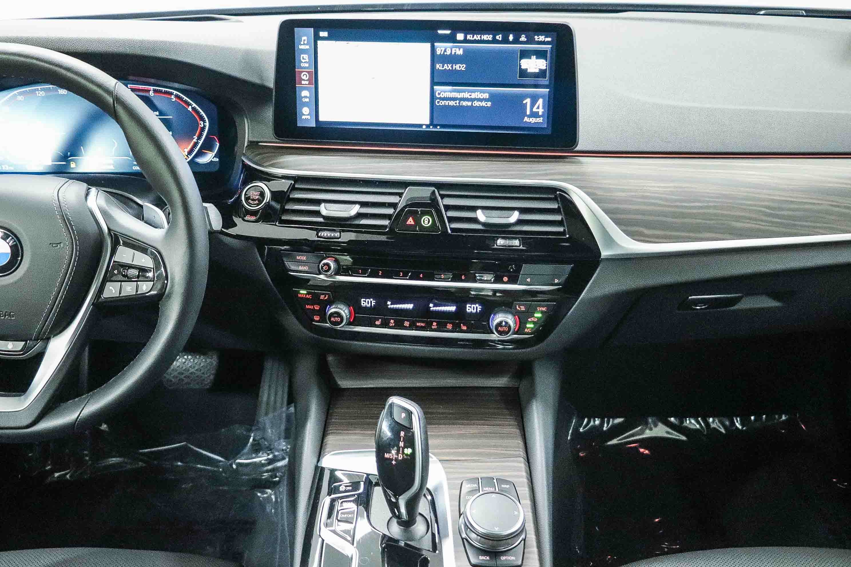 Certified 2023 BMW 530i w/ Premium Package RWD image 13