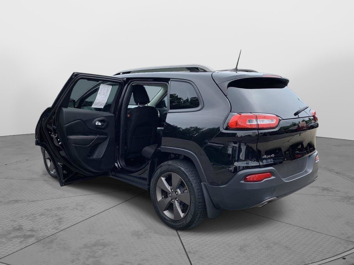 Used 2017 Jeep Cherokee 75th Anniversary AWD/4WD image 30