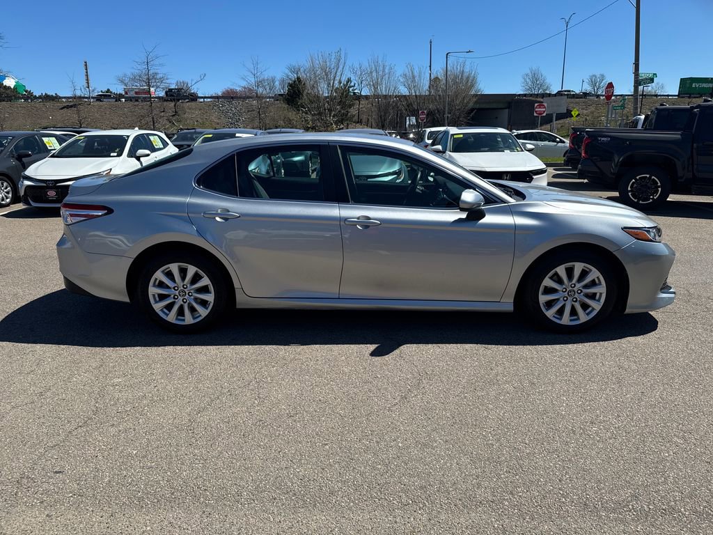 Used 2018 Toyota Camry LE FWD image 8