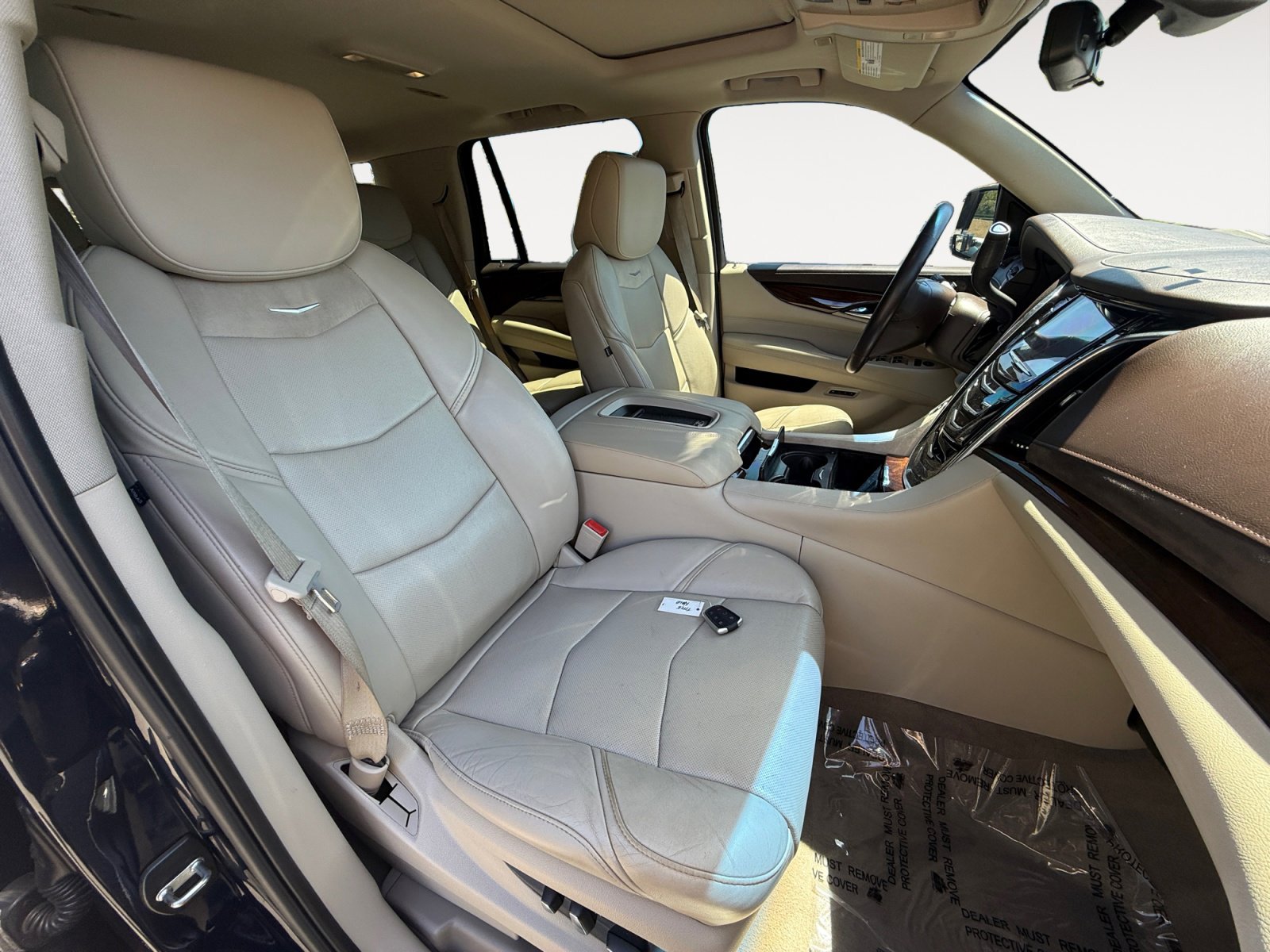 Used 2017 Cadillac Escalade Luxury AWD/4WD image 19