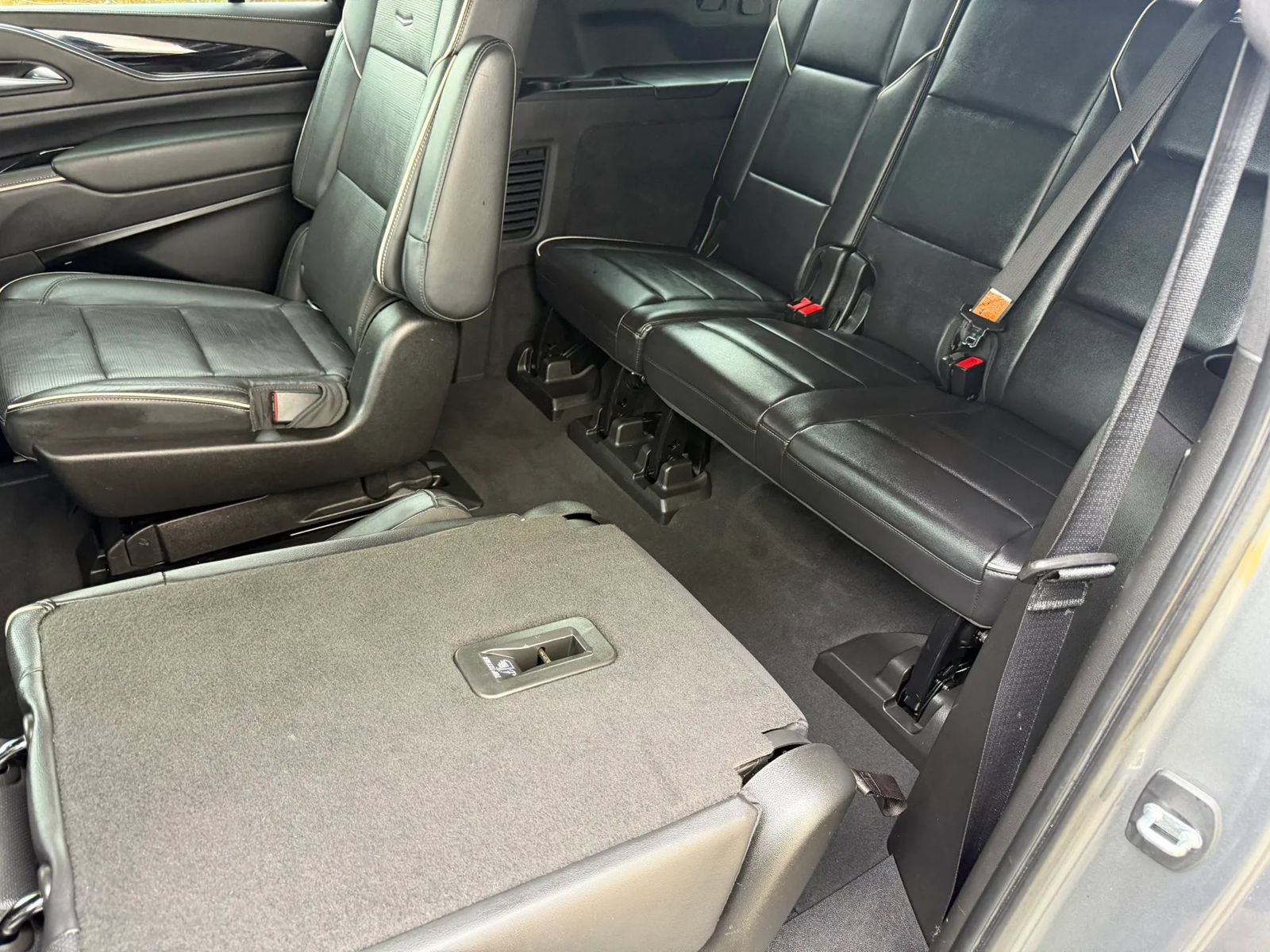 Used 2021 Cadillac Escalade ESV Sport w/ Driver Assist Tech Package AWD/4WD image 13