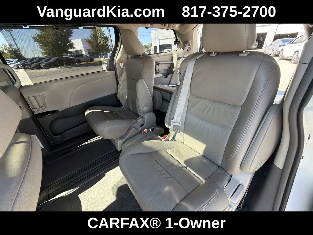 Used 2018 Toyota Sienna XLE Premium FWD image 28