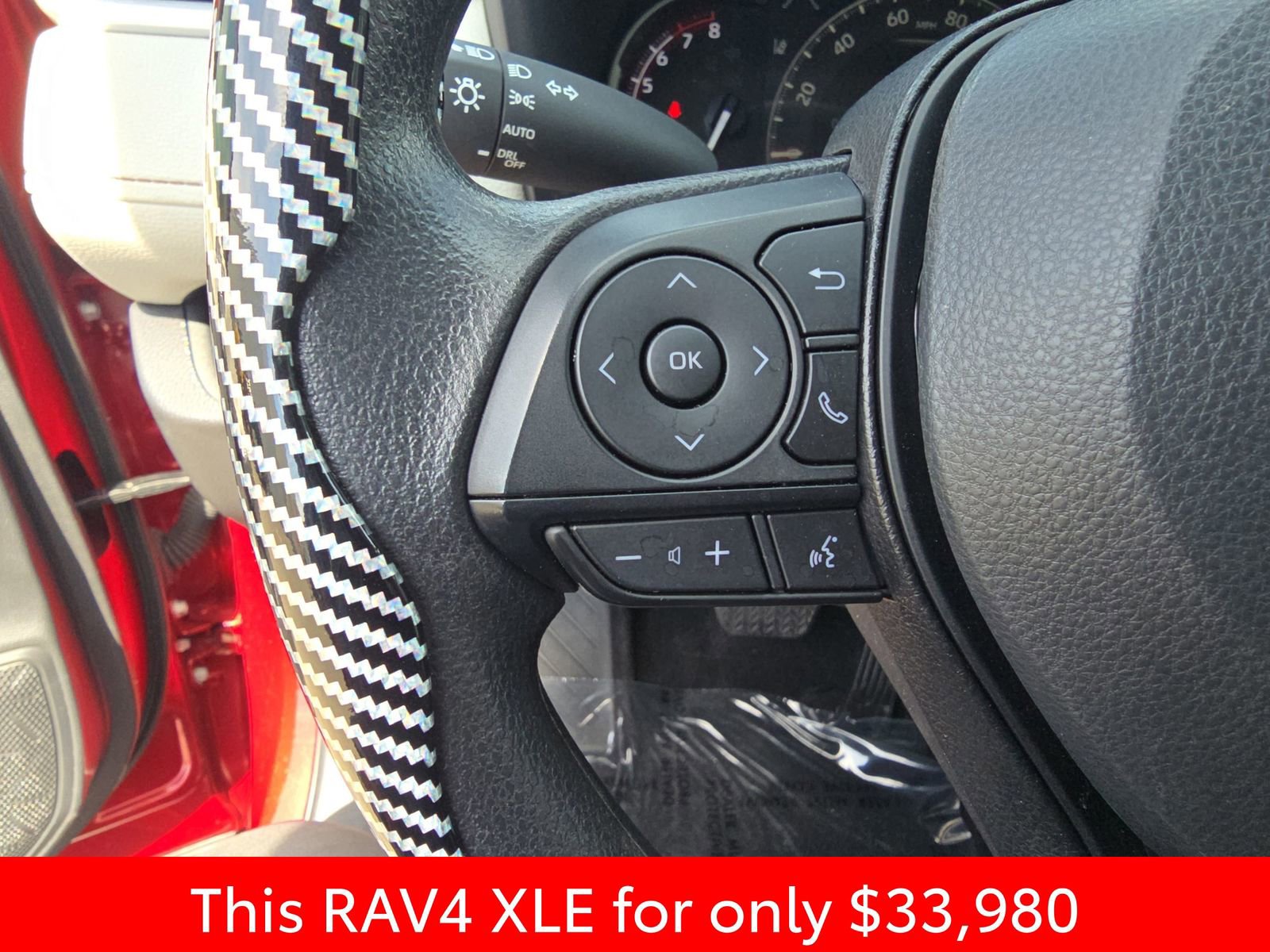 Used 2025 Toyota RAV4 XLE FWD image 22