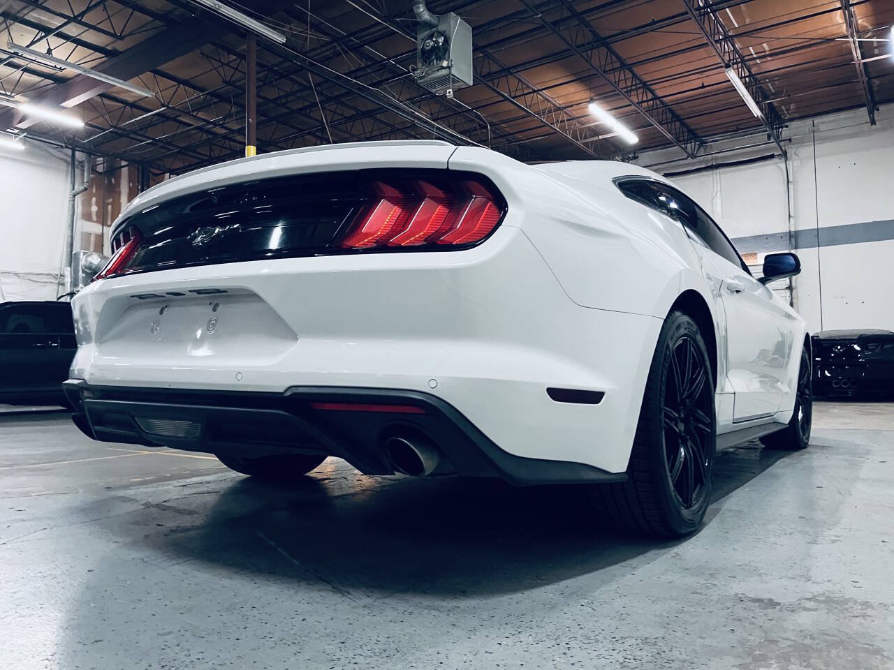Used 2021 Ford Mustang Premium RWD image 5