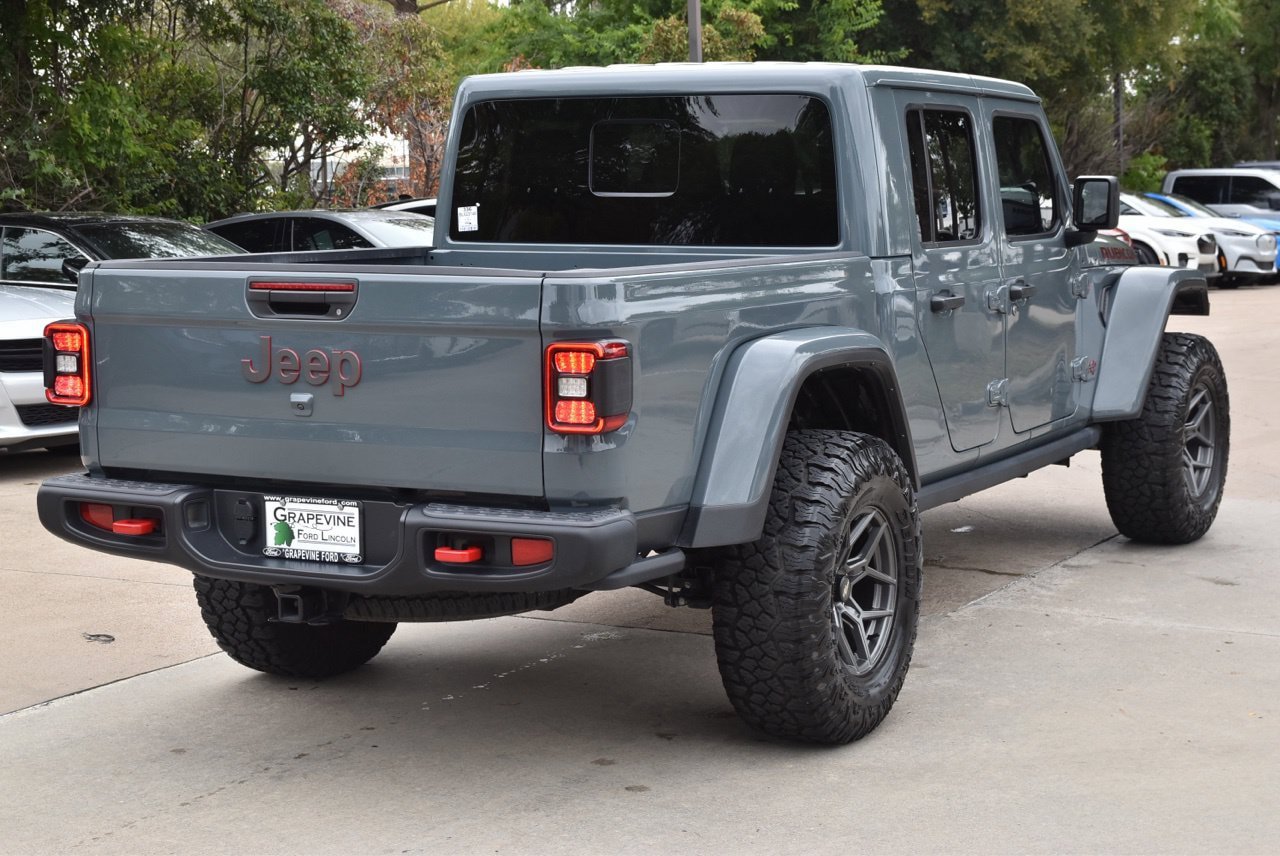 Used 2025 Jeep Gladiator Rubicon w/ Convenience Group AWD/4WD image 8