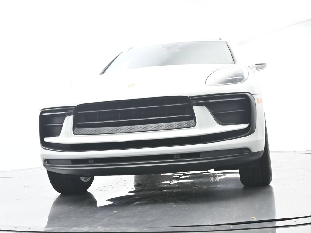 Certified 2022 Porsche Macan AWD/4WD image 55