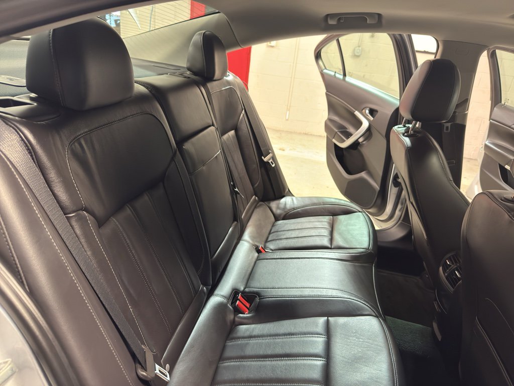 Used 2012 Buick Regal Premium image 26