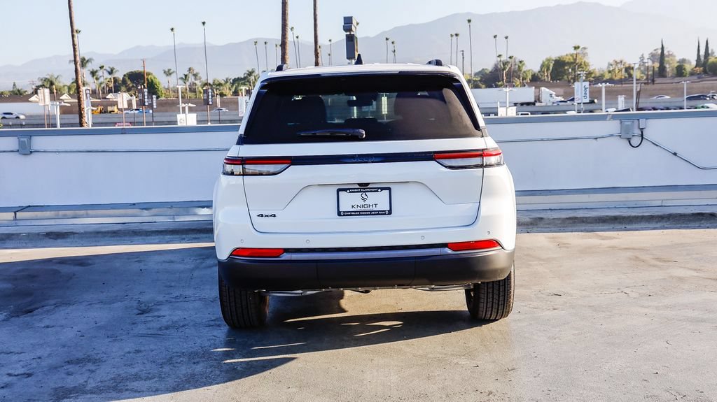 New 2026 Jeep Grand Cherokee Altitude AWD/4WD image 8