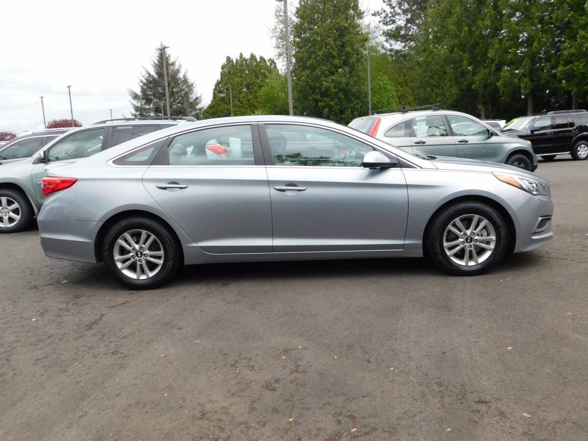 Used 2016 Hyundai Sonata SE FWD image 18