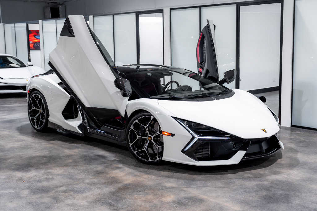 Used 2025 Lamborghini Revuelto AWD/4WD image 4